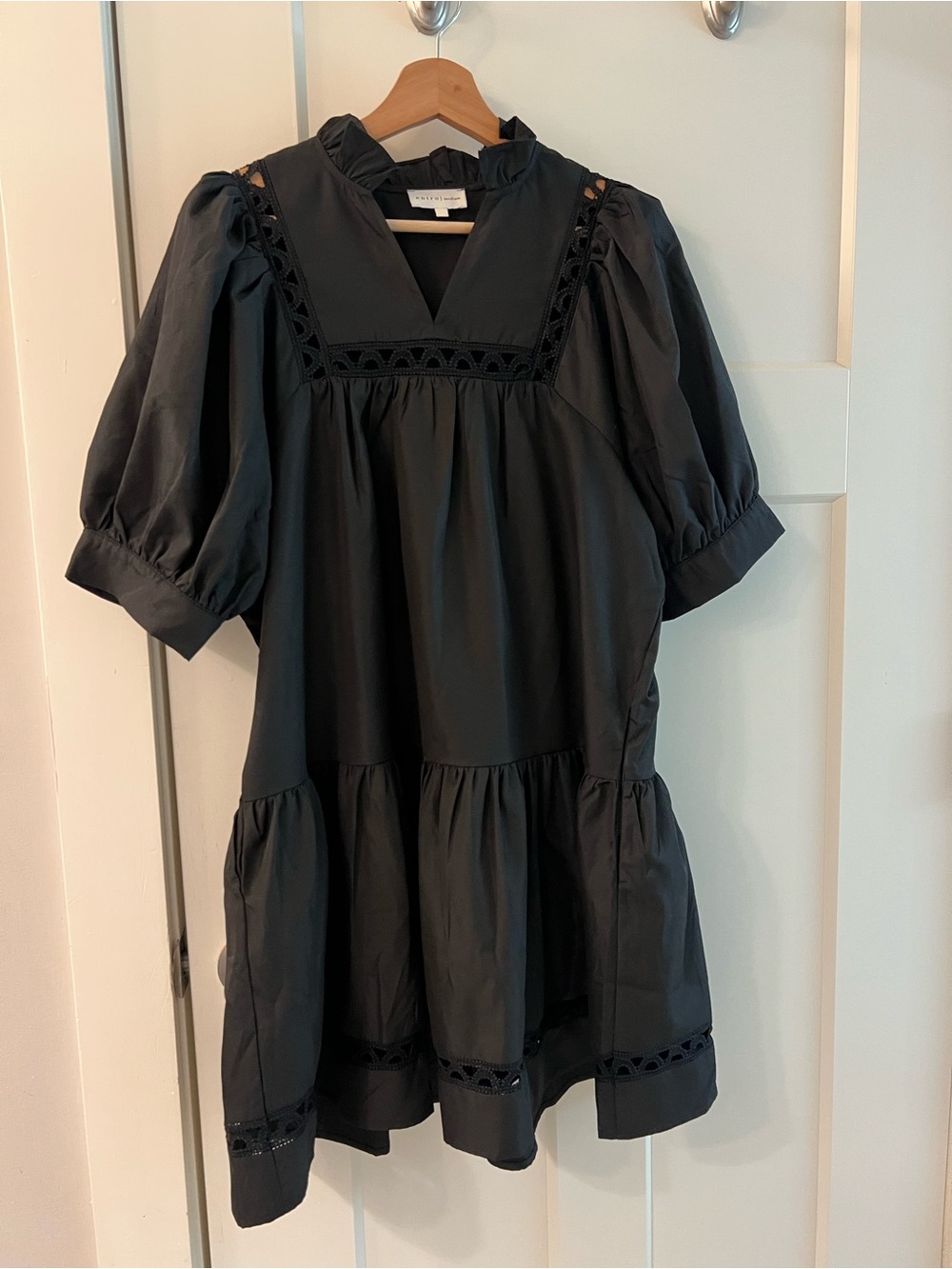 Entro Black Eyelet Trim Puff-Sleeve Ladies Dress- NEVER WORN! Size Medium